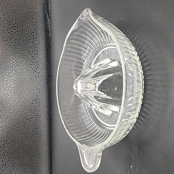 Vintage Clear Ribbed Glass Juicer 8" X 6" - Picture 3 of 7